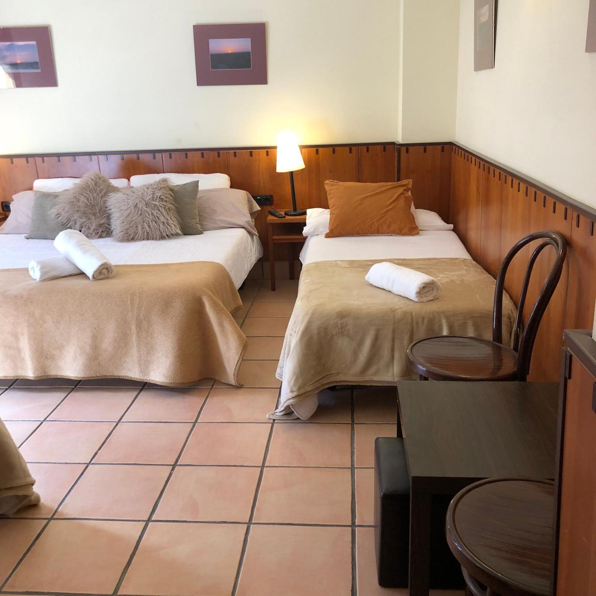 Hostal Tastavins Penarroya De Tastavins Luaran gambar