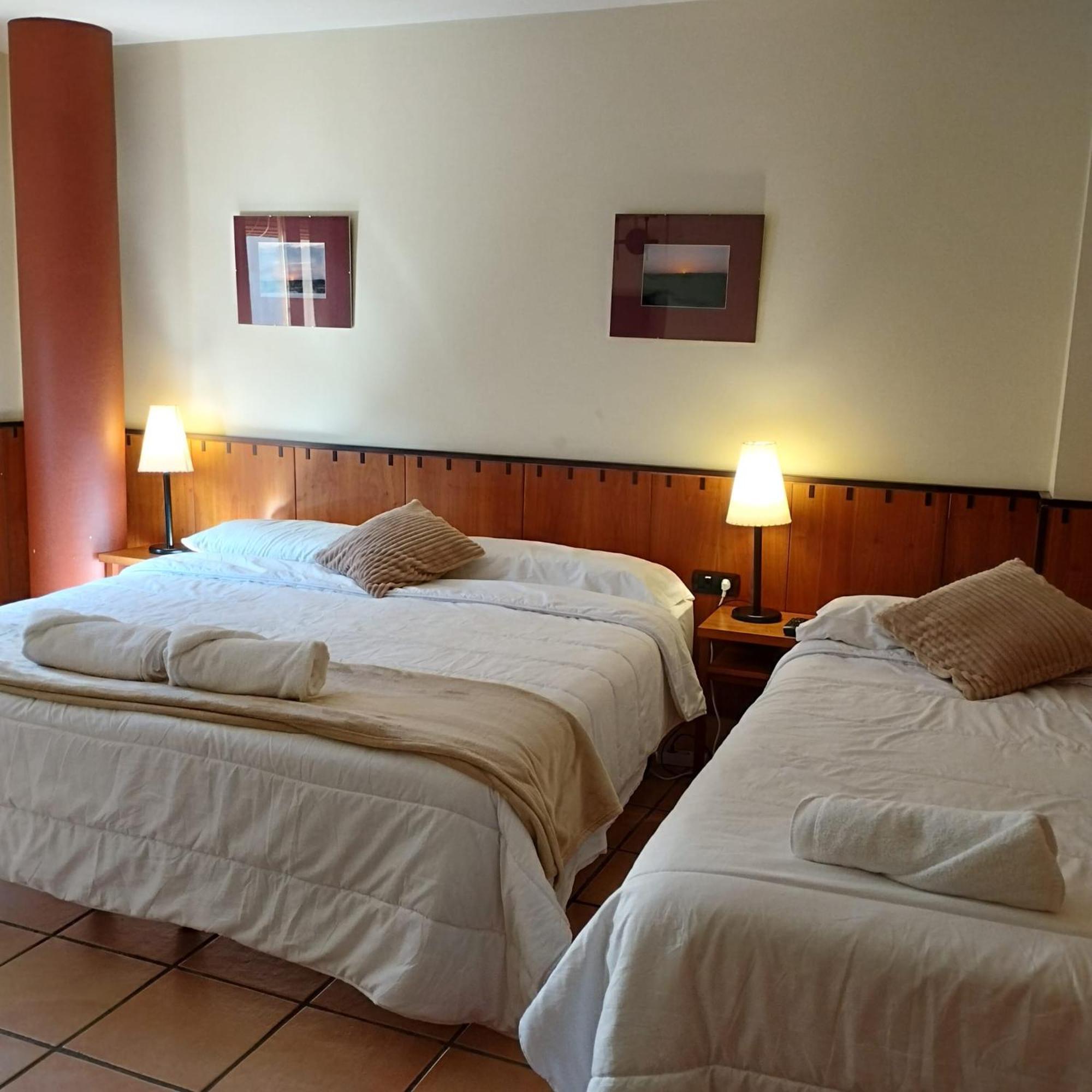 Hostal Tastavins Penarroya De Tastavins Luaran gambar