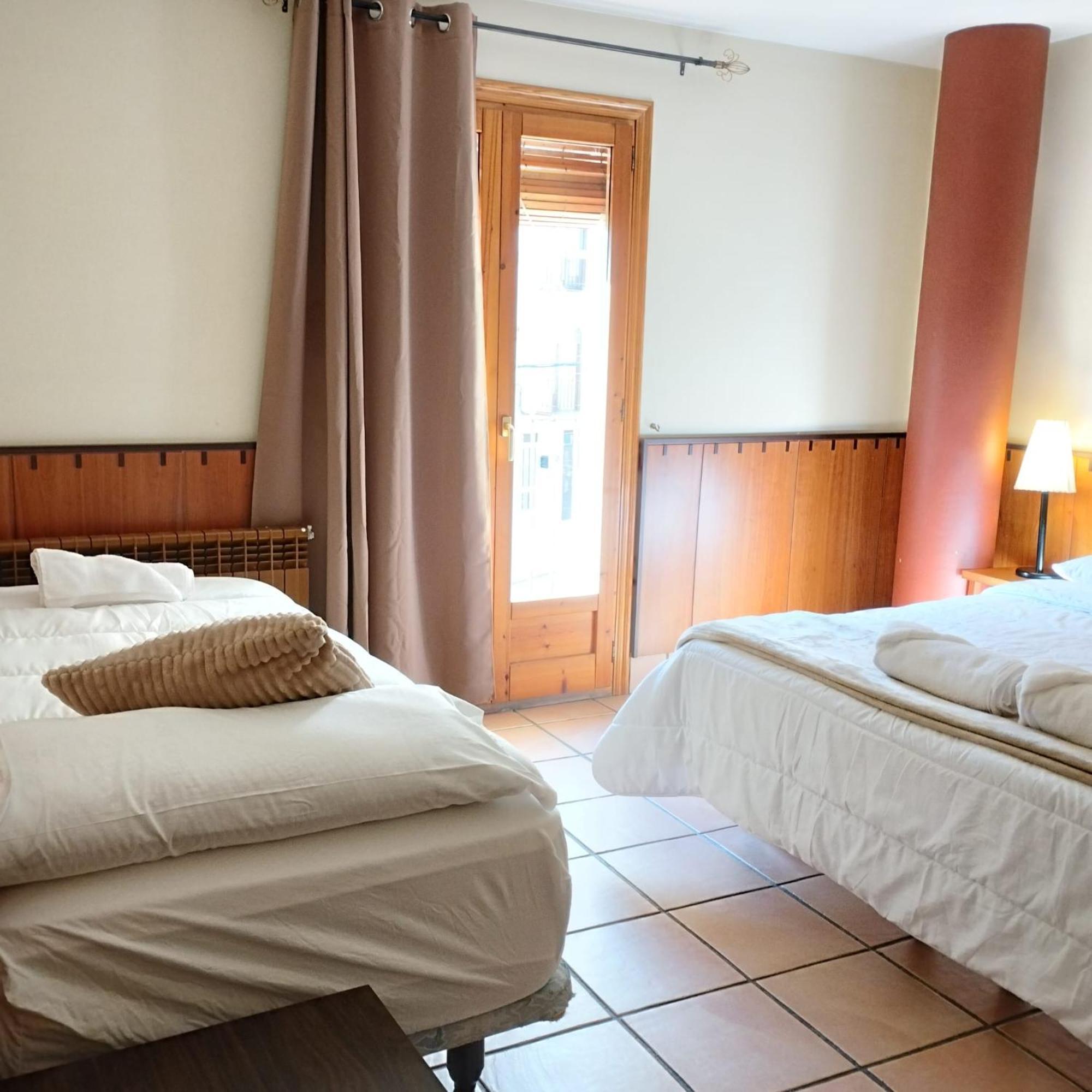 Hostal Tastavins Penarroya De Tastavins Luaran gambar