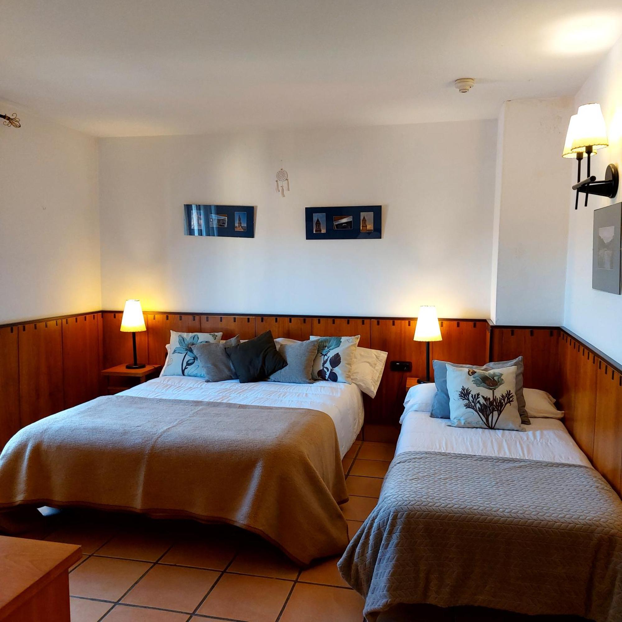 Hostal Tastavins Penarroya De Tastavins Bilik gambar