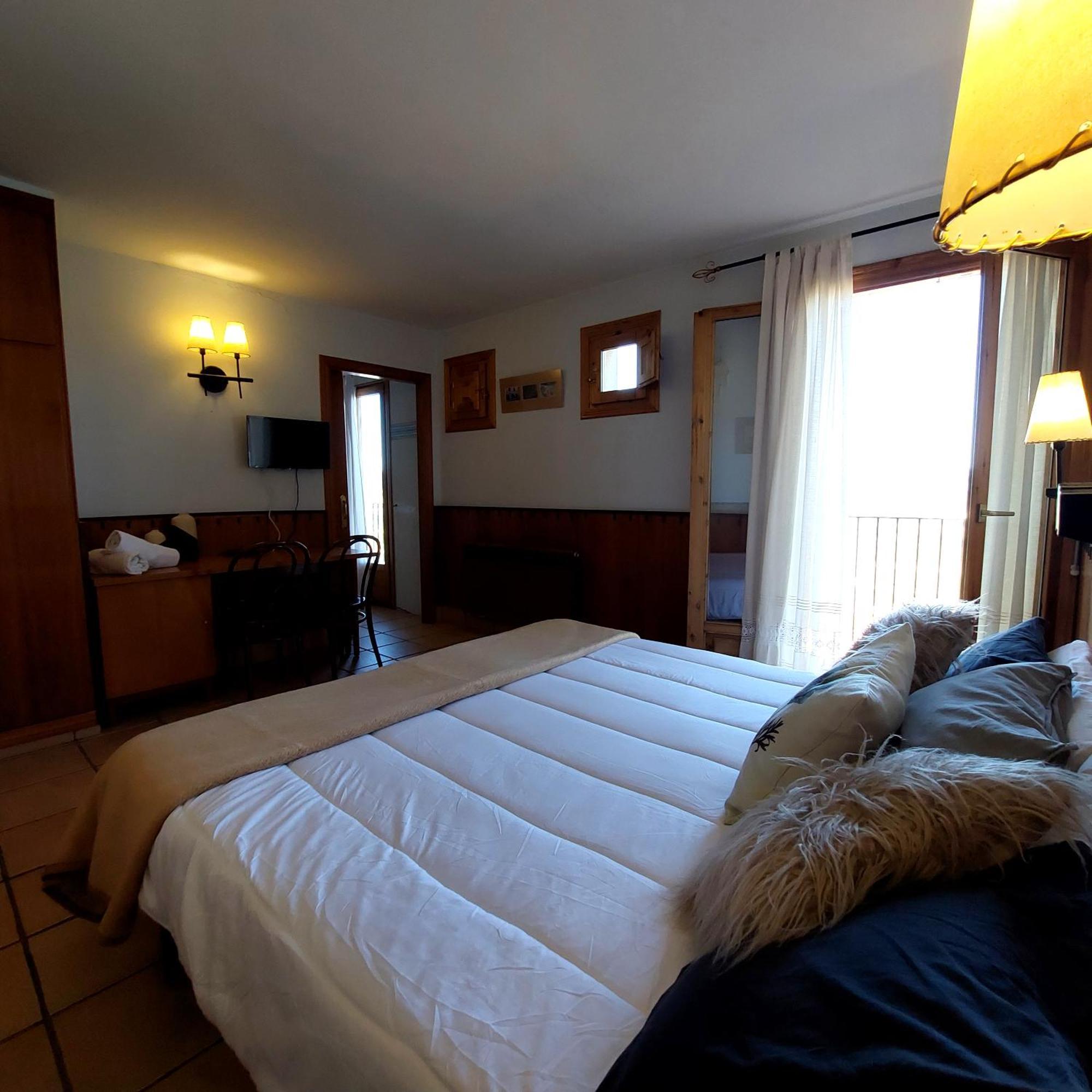 Hostal Tastavins Penarroya De Tastavins Bilik gambar