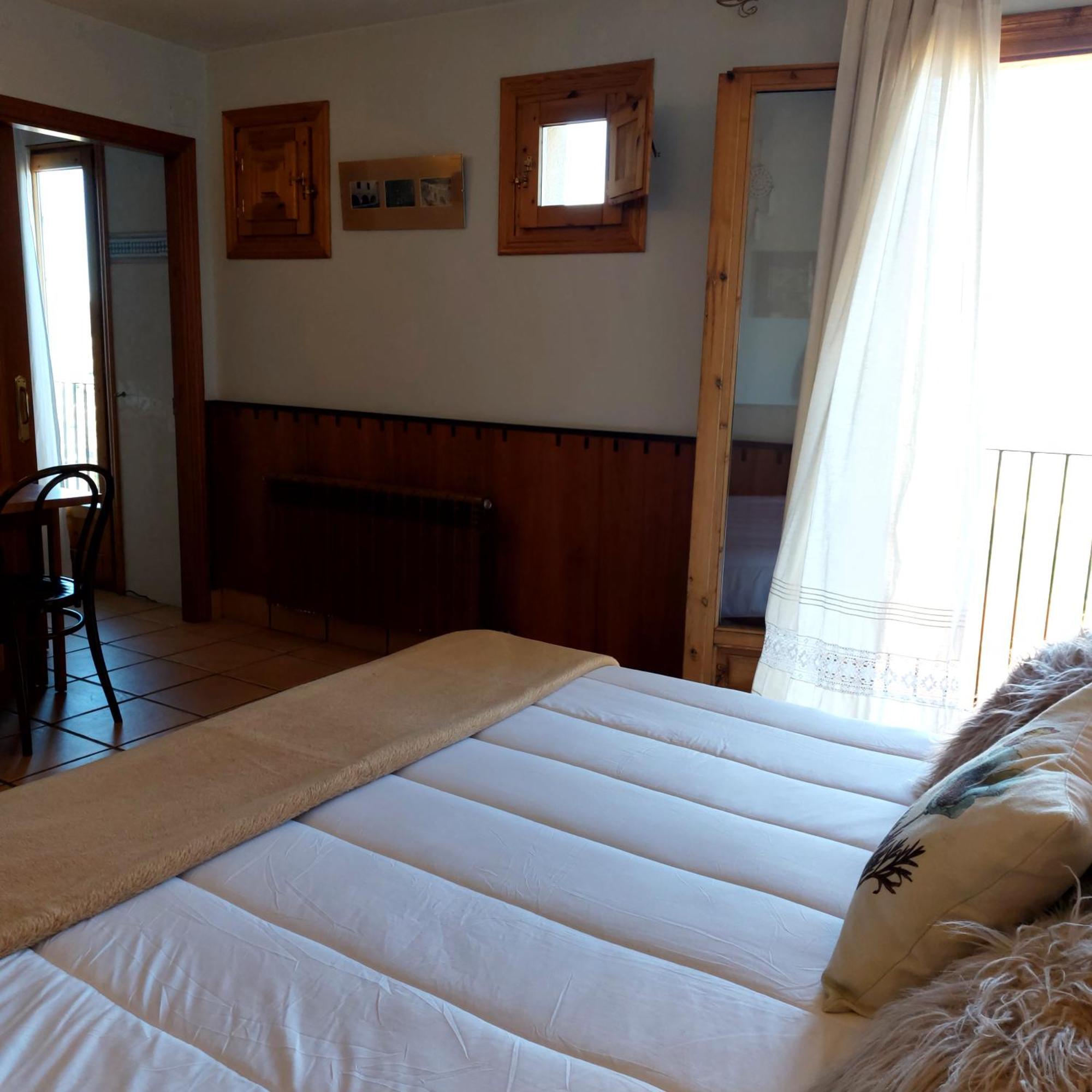 Hostal Tastavins Penarroya De Tastavins Bilik gambar