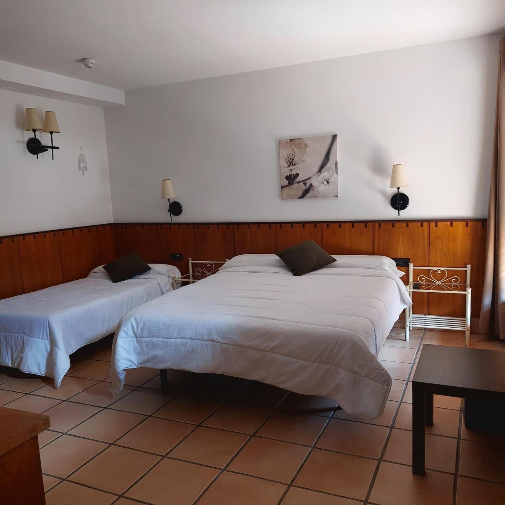 Hostal Tastavins Penarroya De Tastavins Luaran gambar