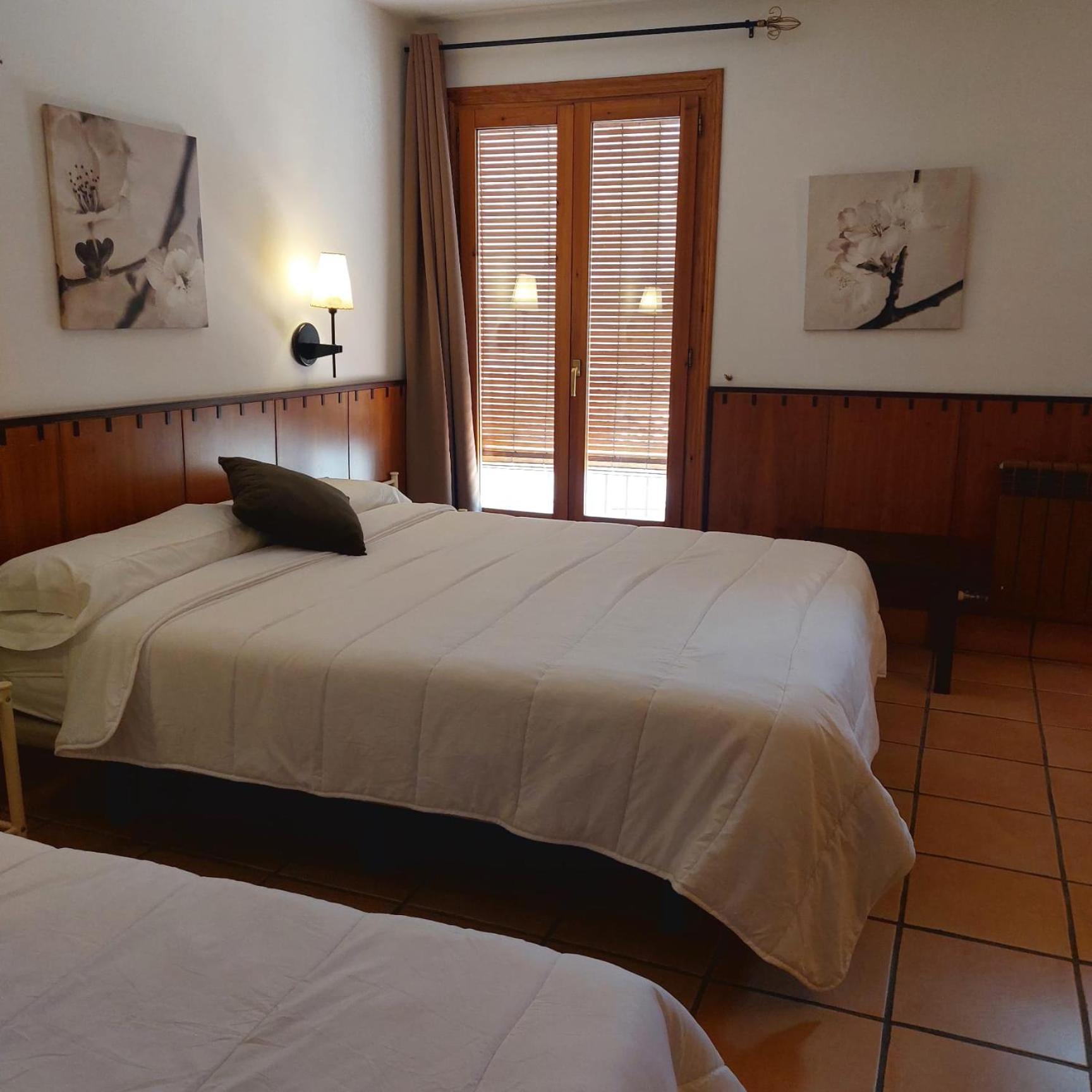 Hostal Tastavins Penarroya De Tastavins Luaran gambar