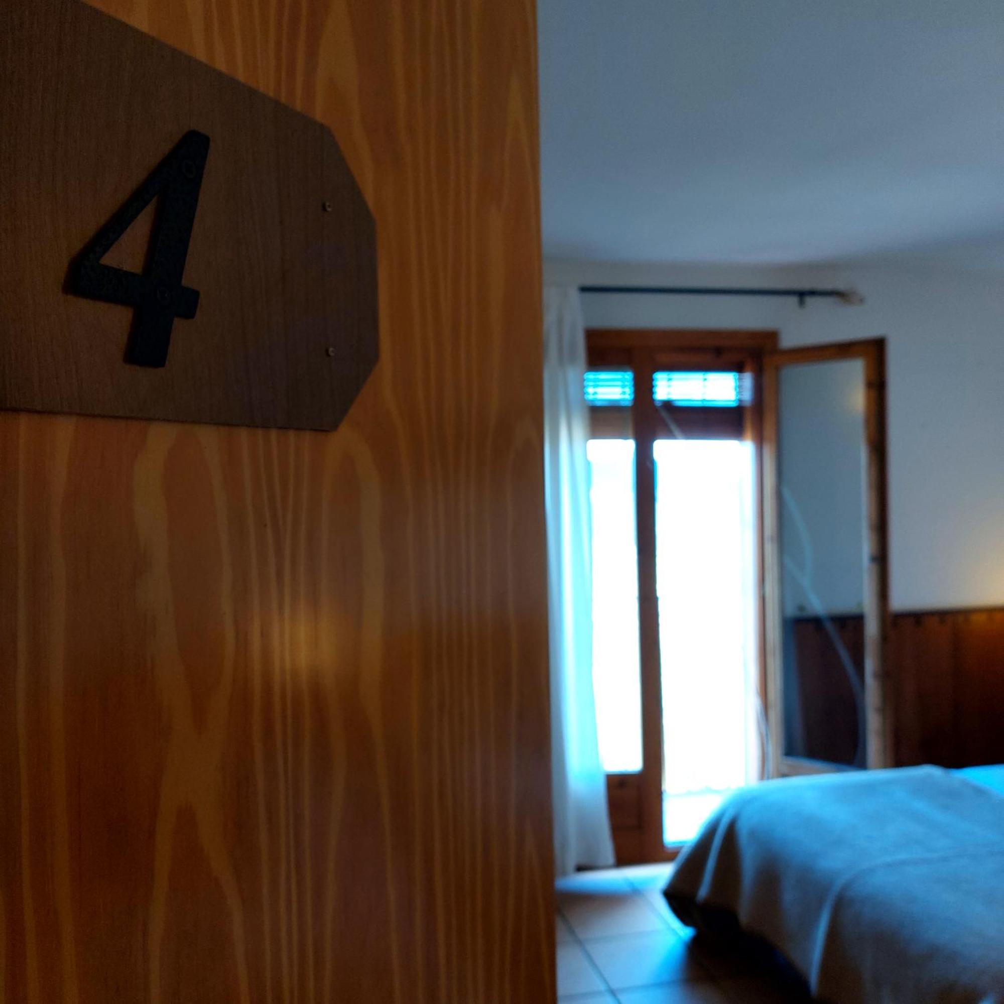 Hostal Tastavins Penarroya De Tastavins Bilik gambar