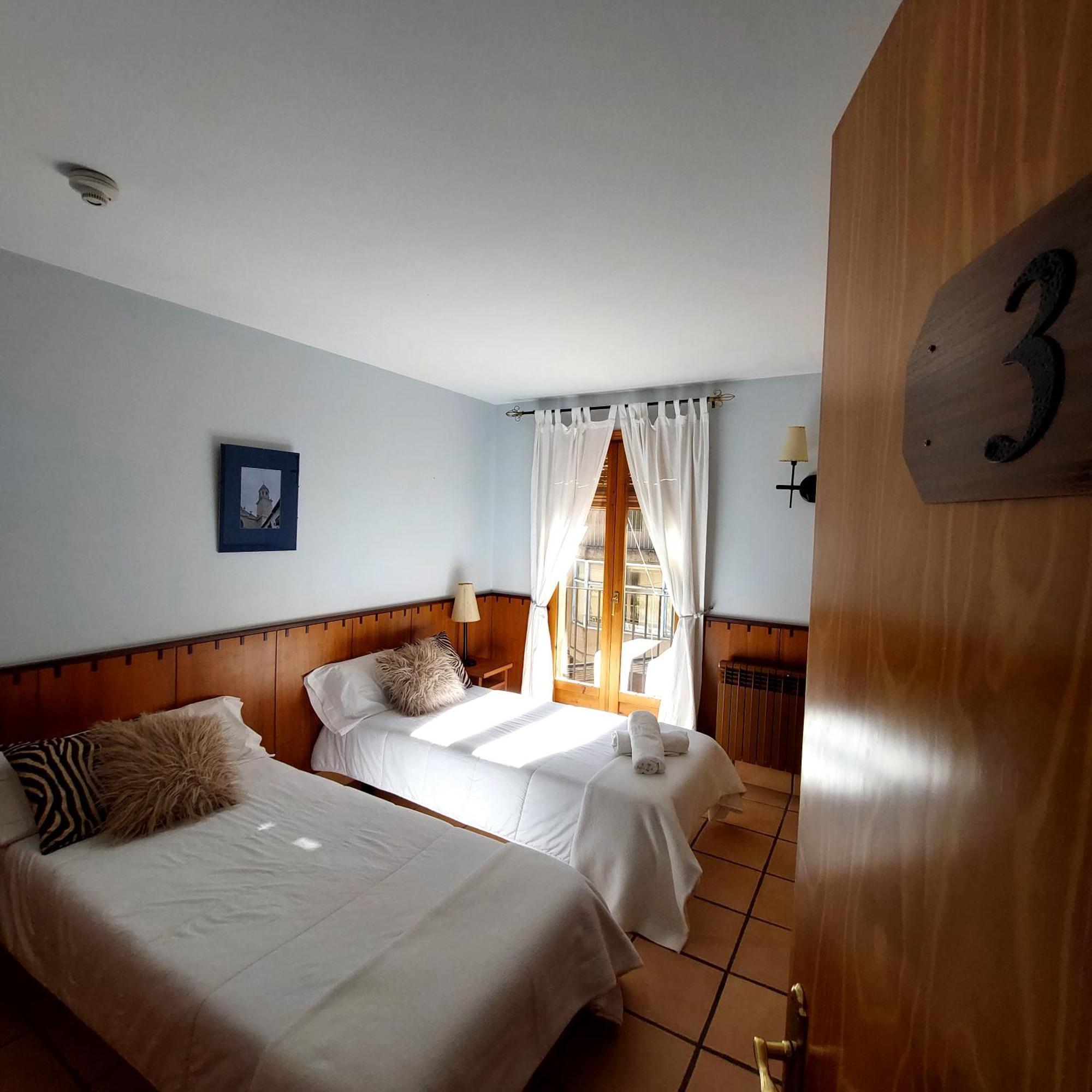 Hostal Tastavins Penarroya De Tastavins Bilik gambar