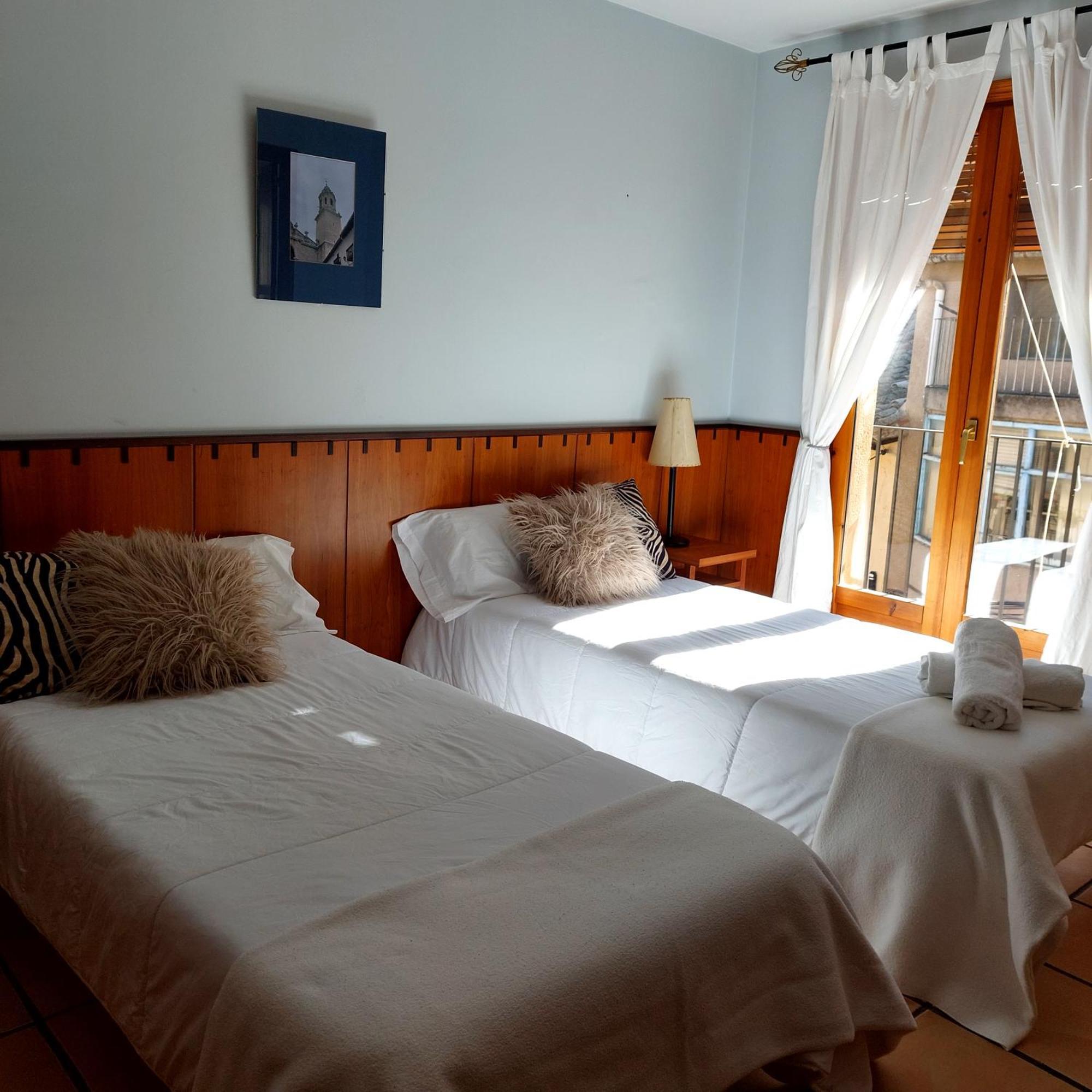 Hostal Tastavins Penarroya De Tastavins Bilik gambar