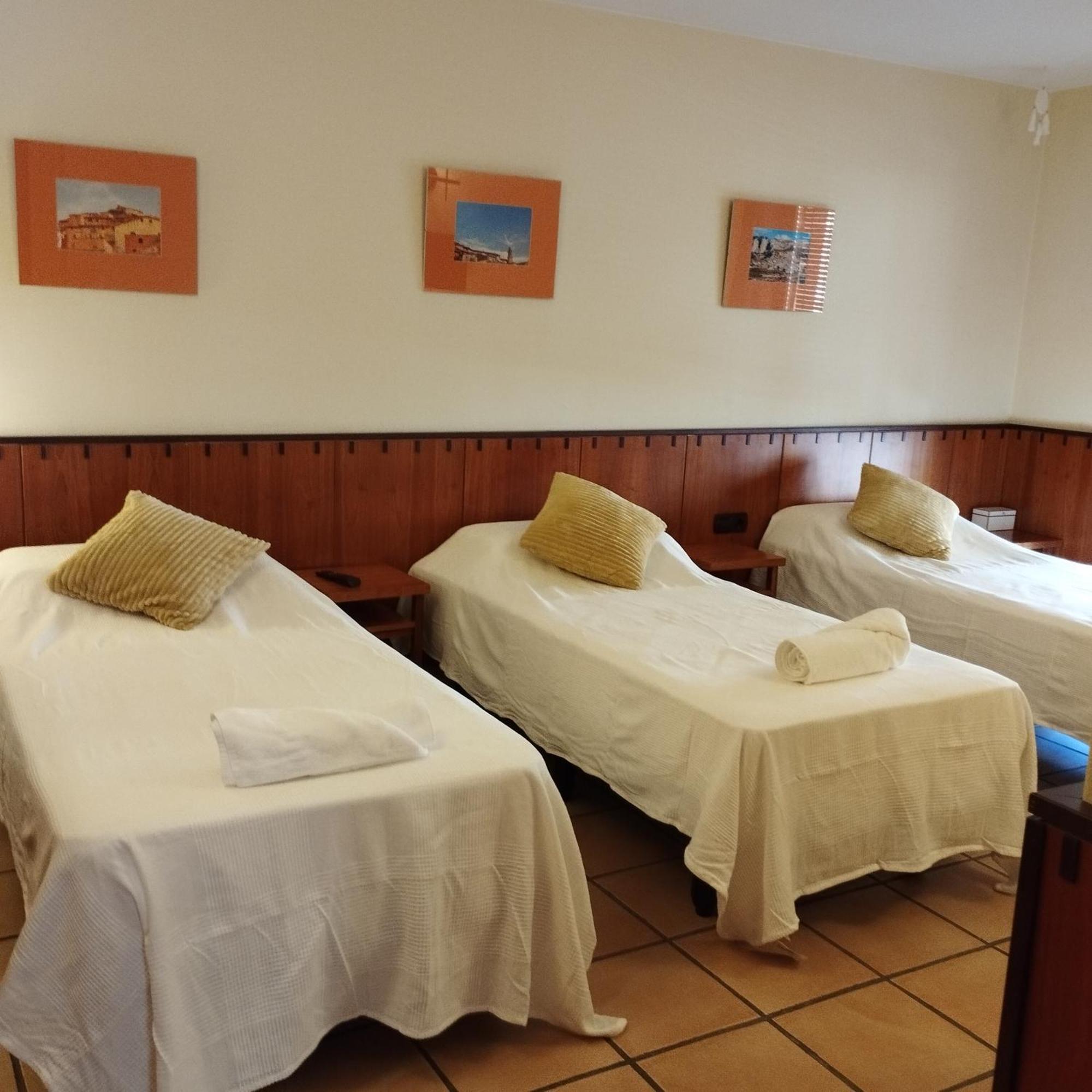 Hostal Tastavins Penarroya De Tastavins Luaran gambar